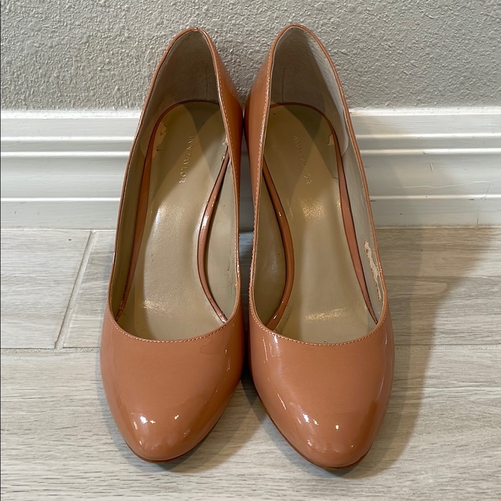 Elegant Tan patent leather Women's Pumps